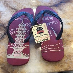 NWT Lucky Brand Asian Motif Red, Black and Beige FLIP FLOPS,Size 5-6, BRAND NEW!